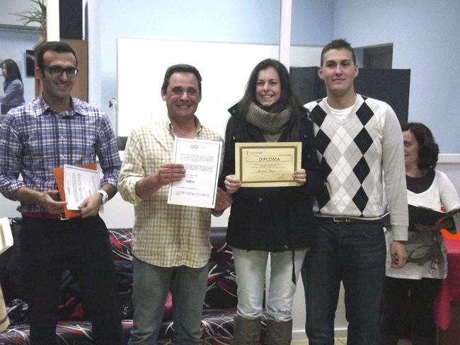 El concejal de Juventud, Adan Martínez, junto a los participantes en las Jornadas