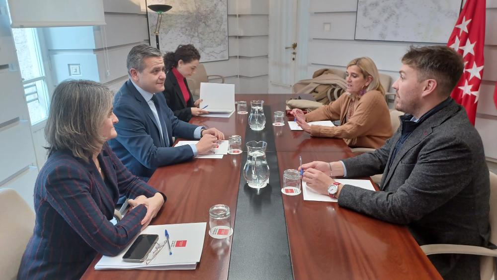 Imagen La alcaldesa se reúne con la Comunidad de Madrid para impulsar la construcción de viviendas en alquiler