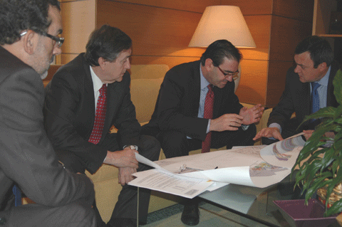 Imagen Nuevo impulso a la creación de la futura Oficina del DNI y pasaporte en Collado Villalba