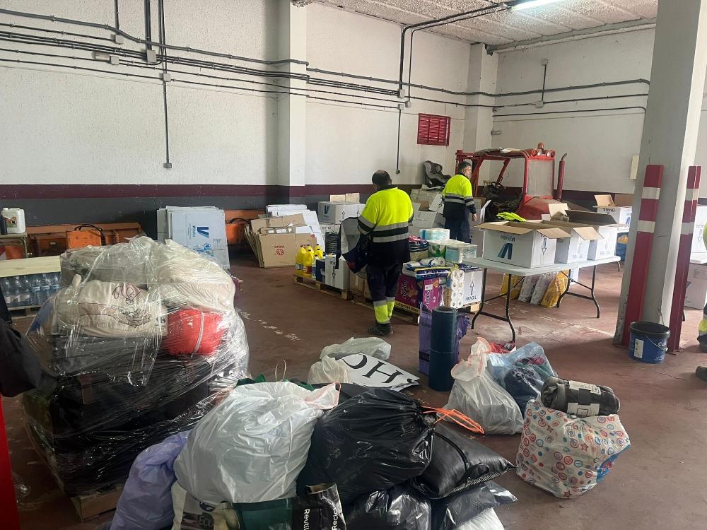 Imagen El Ayuntamiento habilita el edificio de la Brigada de Obras y el Centro de Iniciativas para la recogida de productos para los afectados por la DANA