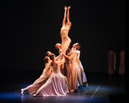 DANZA EN ARMONIA