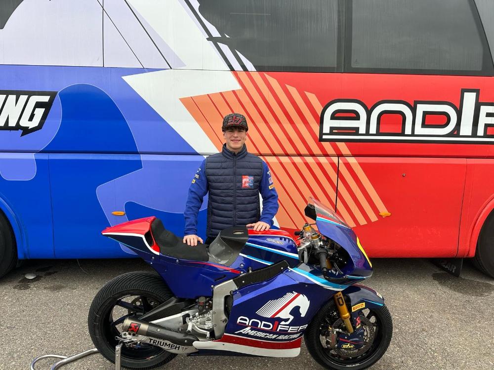 Imagen Collado Villalba acoge la presentación, este domingo, del equipo Andifer-American Racing, que correrá el Campeonato del Mundo en la categoría MotoJunior GP