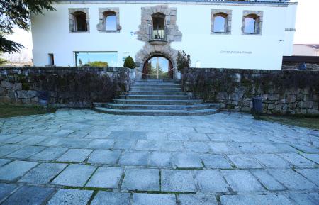 Imagen El Ayuntamiento de Collado Villalba rendirá homenaje a los maestros y profesores jubilados del municipio durante el pasado curso escolar