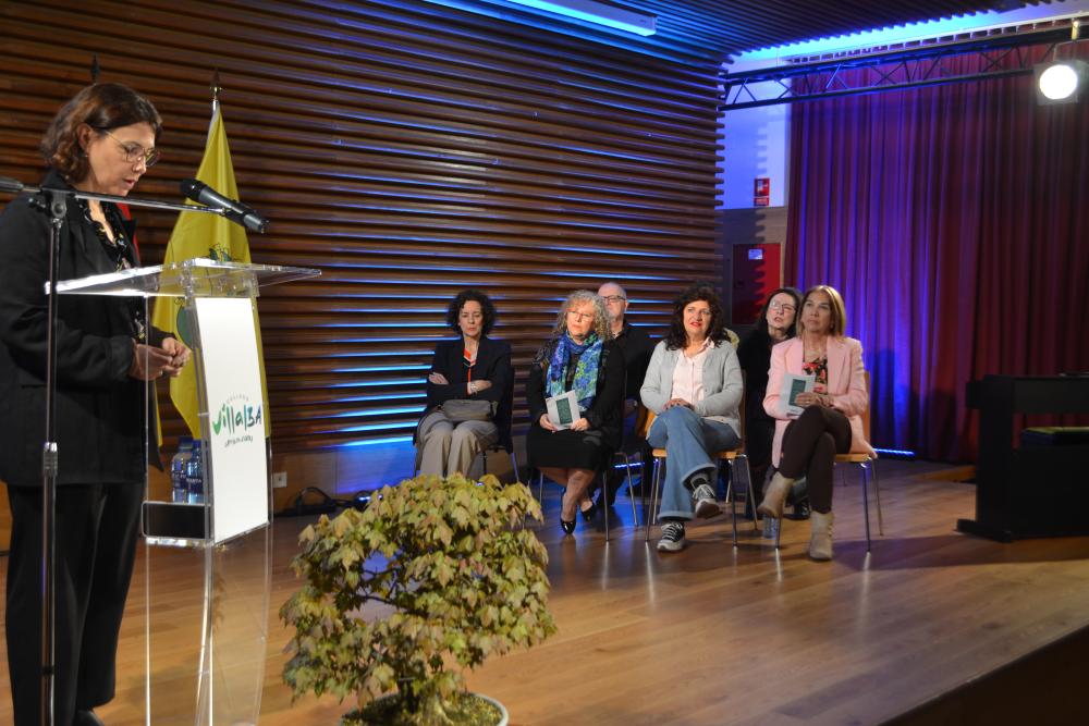 Imagen El Ayuntamiento  rinde homenaje a los maestros jubilados el pasado curso