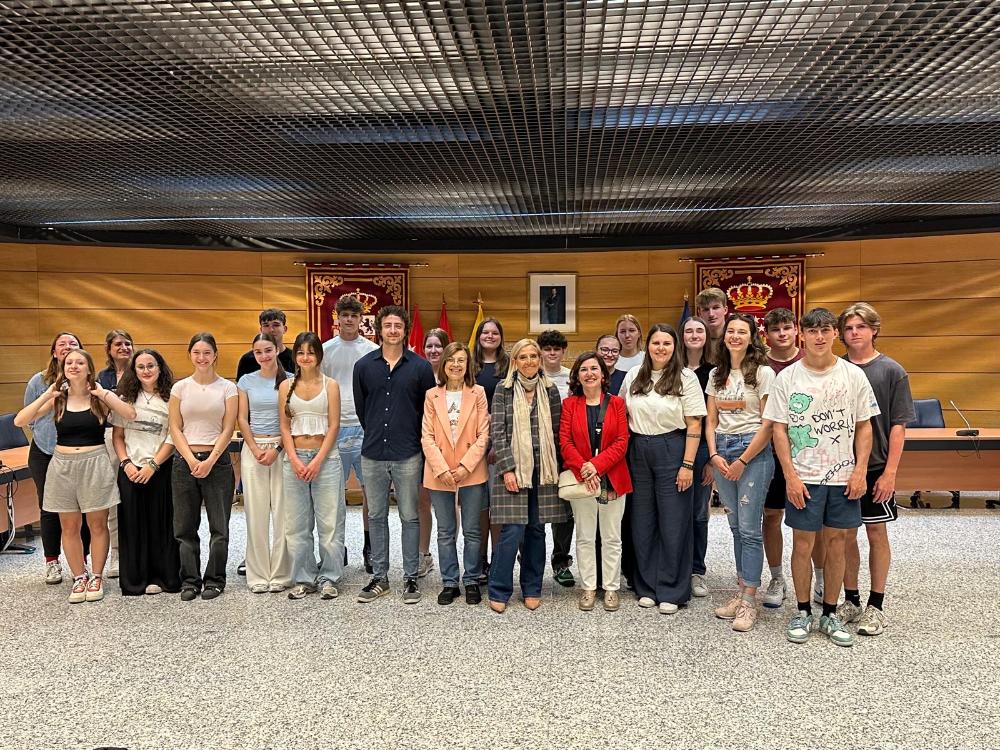 Imagen Un grupo de alumnos de Praga visita Collado Villalba en el marco de un intercambio escolar