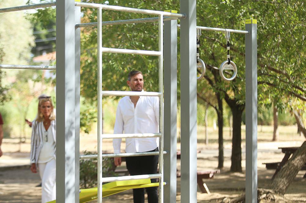 Imagen El Parque de Romacalderas estrena nuevas áreas de calistenia y mobiliario urbano completamente renovado