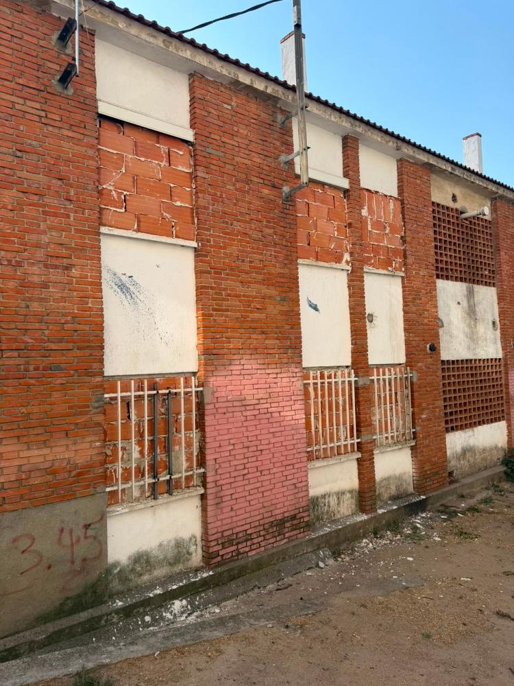 Imagen Collado Villalba, libre de edificios ocupados ilegalmente tras el precinto del inmueble de la calle Alpedrete, por razones de seguridad