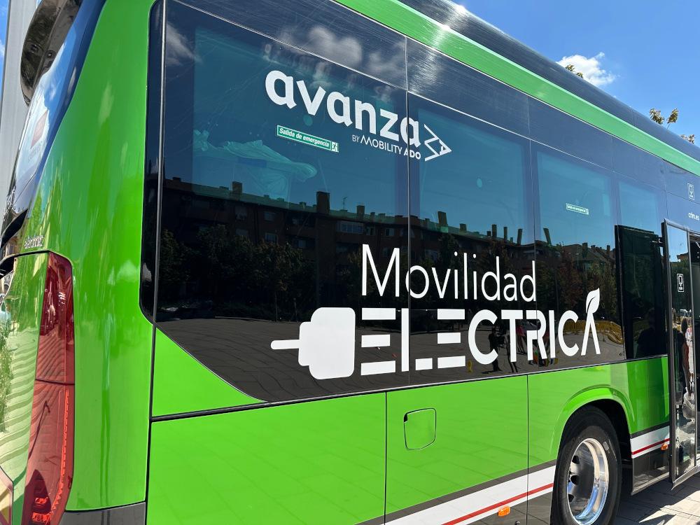 Imagen La empresa Avanza presentó este domingo en la Plaza de Los Belgas su nuevo autobús eléctrico