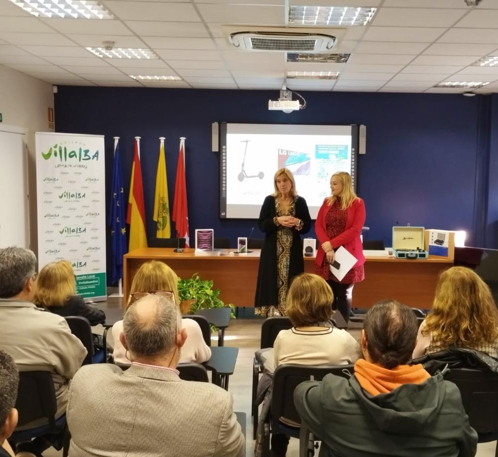 Imagen Los ganadores de la Campaña Tickets Mágicos reciben los premios por hacer sus compras de Navidad en el comercio local